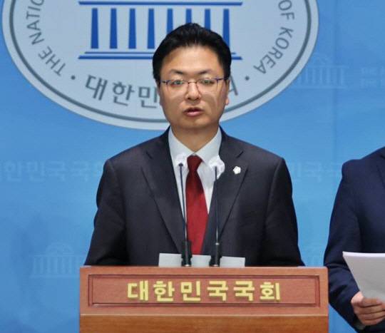 국민의힘 대변인과 법률자문위원으로 활동 중인 송영훈 변호사.<송영훈 변호사 페이스북 사진>