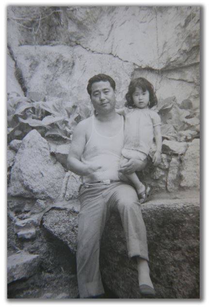 조영동 화백과 어린 딸