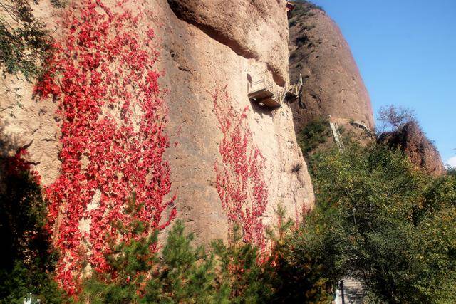 수렴동 납초사 부근 절벽. ⓒ최종명