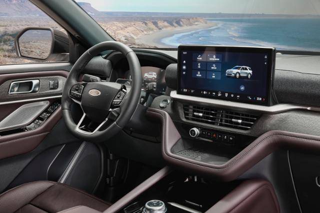 포드 익스플로러 플래티넘 내부 인테리어. 포드코리아 제공