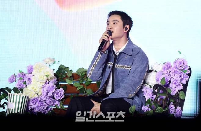 [2024 KGMA] 도경수가 16일 인천 중구 운서동 인스파이어 아레나에서 열린 '2024 코리아그랜드뮤직어워즈(KGMA)' 첫째날 아티스트데이에서 베스트 아티스트상을 수상하고 멋진 무대를 꾸미고 있다. 일간스포츠(이데일리M)가 주최하고 KGMA 조직위원회가 주관하는 '2024 KGMA'는 올해 창간 55주년을 맞은 일간스포츠가 대한민국 대중음악계에 새로운 패러다임을 제시하기 위해 새롭게 개최하는 시상식으로 16, 17일 이틀간 펼쳐진다. 영종도(인천)=KGMA특별취재반 /2024.11.16/