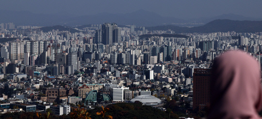 서울 중구 남산에서 바라본 아파트. 뉴시스