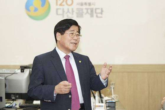 이이재 120다산콜재단 이사장은 “앞으로 120다산콜은 민원 상담을 넘어 돌봄, 고독, 청년 등 도움이 필요한 시민에게 맞춤 서비스를 제공하는 서울시민의 든든한 안전 파수꾼이자 대한민국 대표 공공콜센터로 발전하겠다”고 말했다. [사진 120다산콜재단]