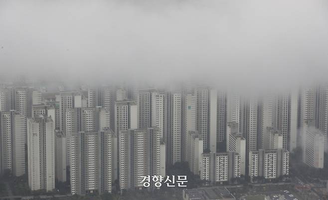 서울 송파구 롯데월드타워에서 바라 본 아파트의 모습. 권도현 기자