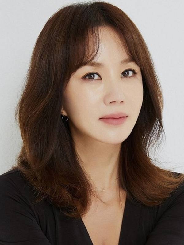 엄정화 / 사진=에일리언컴퍼니 제공