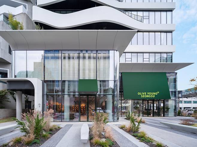 Exterior of Olive Young N Seongsu (CJ Olive Young)