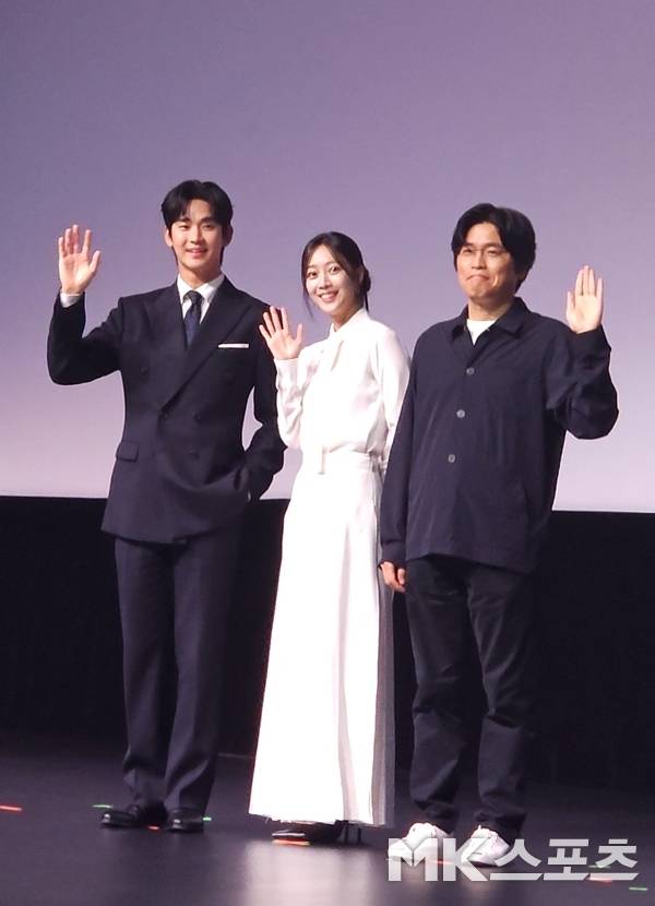 21(현지시간) 싱가포르 마리나 베이 샌즈 컨벤션 센터에서 ‘디즈니 콘텐츠 쇼케이스 APAC 2024(Disney Content Showcase APAC 2024)’에서 디즈니+의 오리지널 콘텐츠 ‘넉오프’(Knock-Off)의 기자간담회가 진행됐다.  / 사진 = 금빛나 기자
