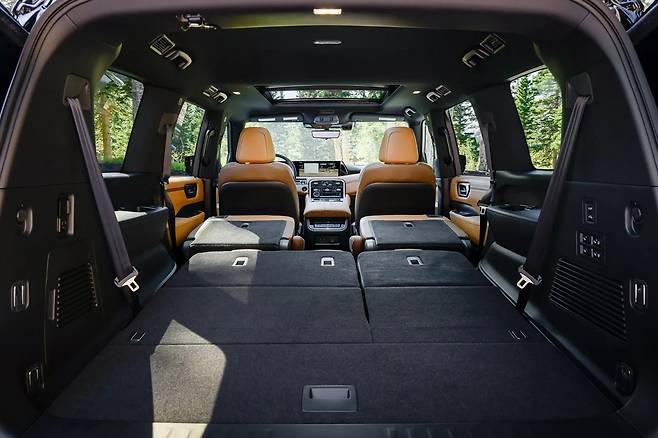 닛산 신형 아르마다 실내