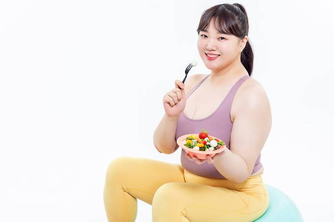 식습관 개선과 운동 등으로 적정 체중을 유지해야 대사 증후군을 예방하거나 다스릴 수 있다. [사진=클립아트코리아]
