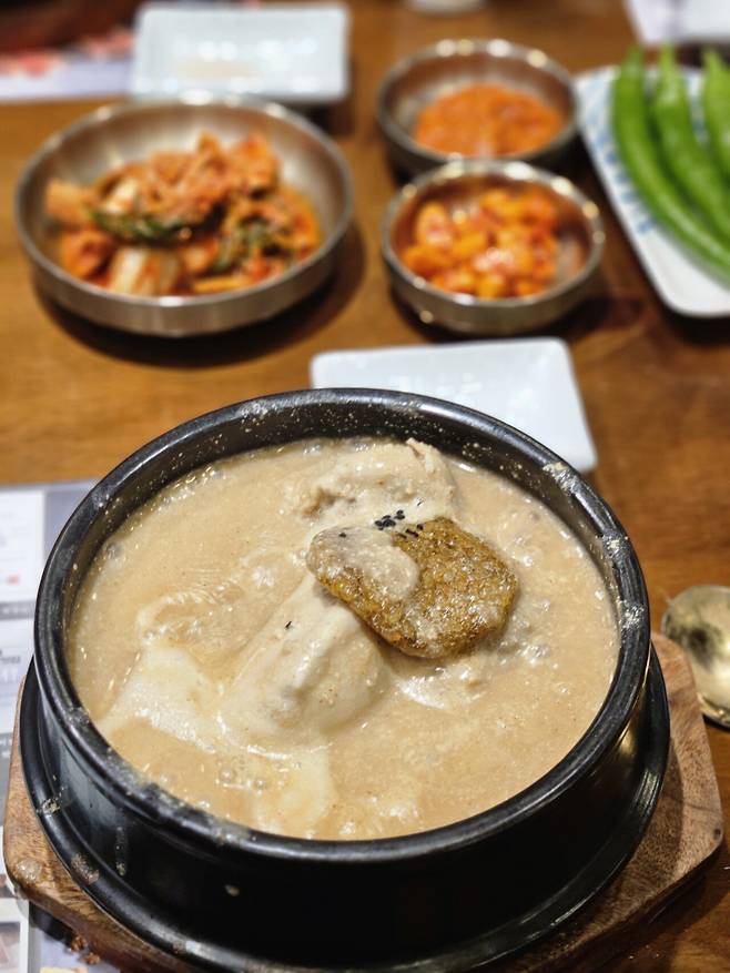 20241122_155627.jpg 뜨끈한 들깨삼계탕은 못참지 ㅋㅋㅋ