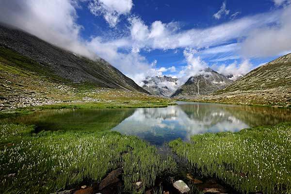 메르엘렌제 호수의 비경. 순백의 여신처럼 아름다운 모습에 하이킹의 피로가 풀렸다.