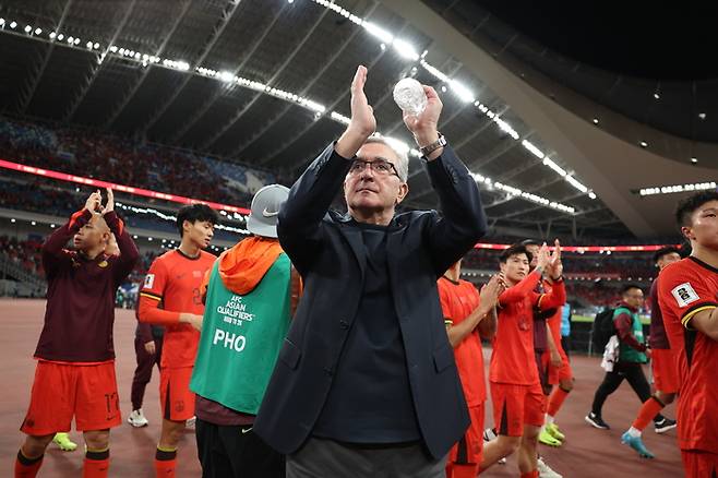 브란코 이반코비치 중국 축구대표팀 감독.  신화연합뉴스