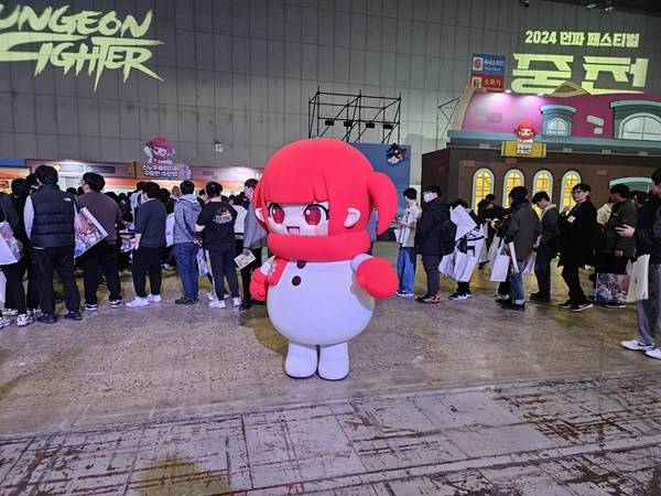 - 올해 던페 마스코트는 귀여운 스노우메이지입니다