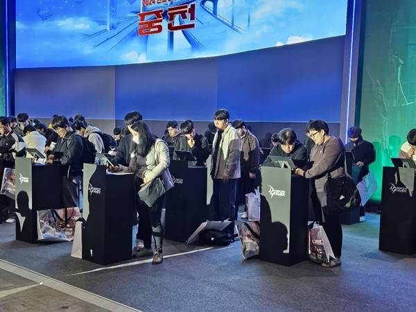 - 중천 시즌 정보를 열람할 수 있는 '중천 정보 열람실'