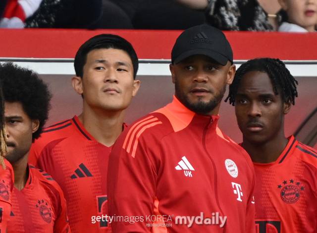 바이에른 뮌헨은 23일 오전(한국시간) 독일 뮌헨 알리안츠아레나에서 열린 2024-25시즌 분데스리가 11라운드에서 아우크스부르크에 3-0으로 승리했다. 김민재는 이날 경기에서 풀타임 활약하며 올 시즌 전경기 선발 출전을 이어갔다./게티이미지코리아