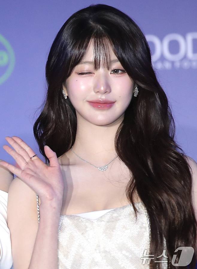 IMG_5083.jpeg Mama에서 요즘 살올라서 폼 미친 장원영.jpg