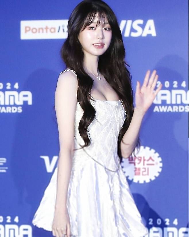 IMG_5086.jpeg Mama에서 요즘 살올라서 폼 미친 장원영.jpg