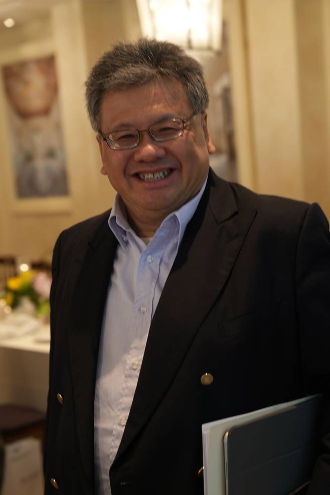 인터뷰 하고 있는 다토 마크 여(Dato‘ Mark Yeoh)는 YTL 호텔 전무이사(The Executive Director of YTL Hotels) / 사진=헤븐스 포트폴리오