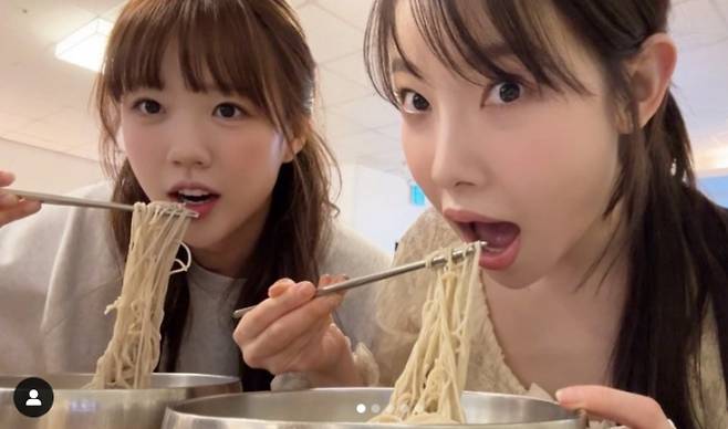 배우 지예은(왼쪽)과 김아영. /사진=지예은 인스타그램