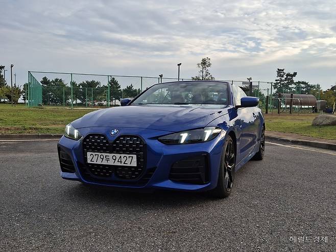 BMW 뉴 420i 컨버터블 전면부 외관. [김성우 기자]