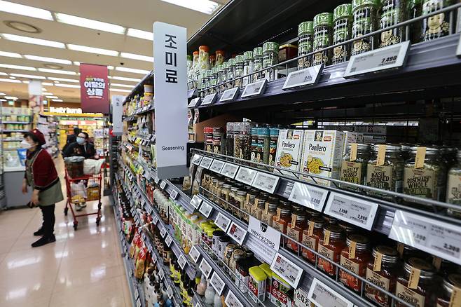 MSG는 글루탐산의 감칠맛과 나트륨의 짠맛을 함께 가진 물질이다. 인공조미료의 원료인 MSG를 넣으면 음식이 맛깔나는 이유다.ⓒ연합뉴스