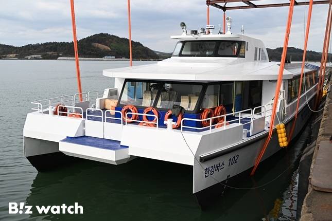 25일 경남 사천에서 열린 '한강버스 안전기원 진수식'에서 선보인 한강버스 외관/사진=서울시 제공