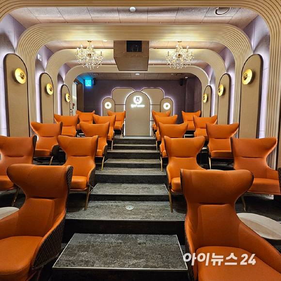 왕길역 로열파크씨티 푸르지오의 단지 내 영화관 2024.11.21 [사진=이효정 기자 ]