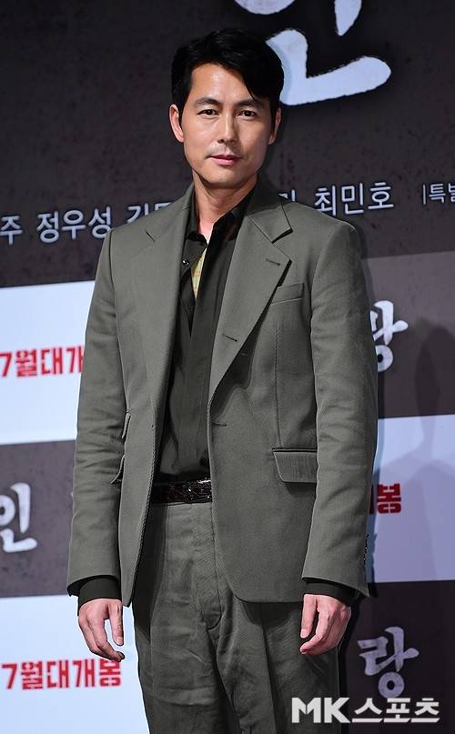 배우 정우성이 비연예인 일반인 여성과 열애 중이라는 의혹에 “배우의 사생활”이라고 일축했다. / 사진 = 천정환 기자