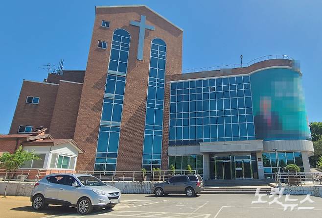 숨진 D양이 학대를 당한 기쁜소식선교회 소속 인천 교회 모습. 주영민 기자