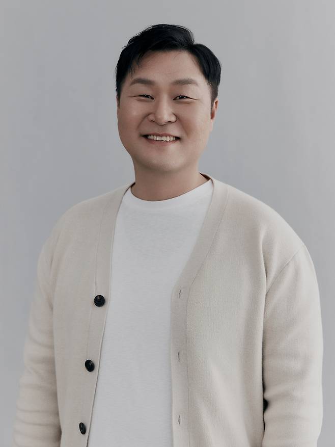 MBC 드라마 ‘이토록 친밀한 배신자’에서 오정환 역을 연기한 배우 윤경호. 사진 눈컴퍼니