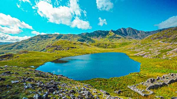 작고 앙증맞은 린 테른 호수. 올라갈 때와 내려갈 때 보는 느낌이 각각 다 다르다.