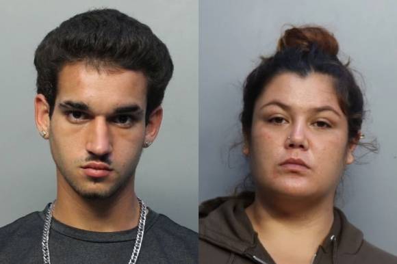 각각 살인 혐의로 미국 플로리다주 마이애미-데이드 카운티에 있는 터너 길포트 나이트 교도소에 수감 중이던 데이지 링크(29·여·왼쪽)와 조안 데파즈(24·남·오른쪽). 그 어떤 신체적 접촉도, 심지어 직접 만난 적도 없는 두 사람은 지난 6월 딸을 출산했다. 마이애미-데이드 카운티 교정당국 머그샷.