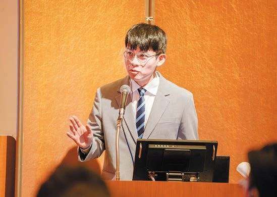 지난달 열린 ‘2024 일본미용의료학회’에서 HA필러 트렌드에 대해 발표하는최한뫼 원장. [사진 바이미성형외과]