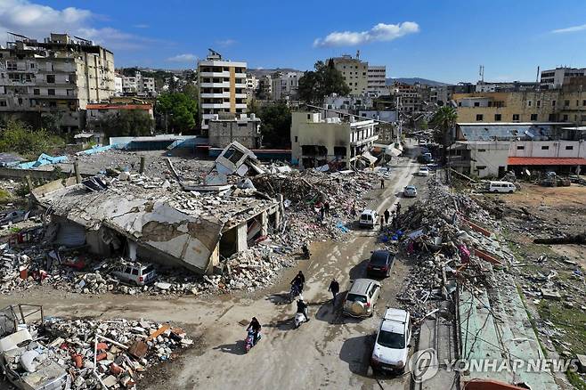 28일(현지시간) 건물 다수가 무너진 레바논 남부 나바티에의 전경 [AFP 연합뉴스]