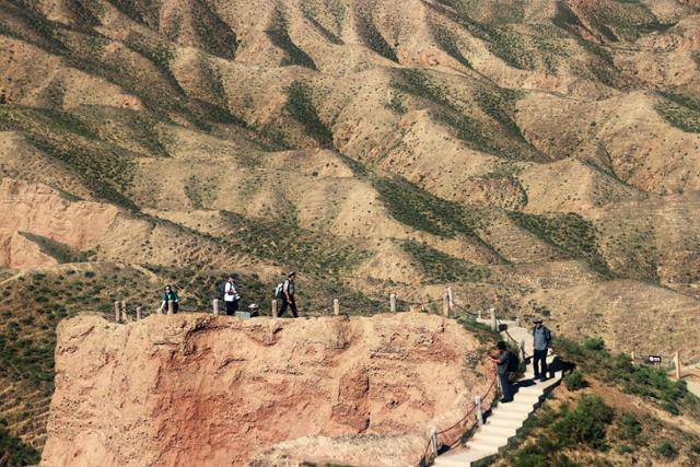 황하석림 전망대로 가는 계단. ⓒ최종명