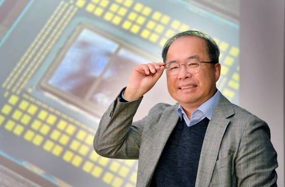 김정호 KAIST 전기·전자공학과 교수는 “카이스트 출신 연구자를 중심으로 한국이 AI 반도체 패권을 잡게 할 것”이라며 “한국에 오지 않는 젠슨 황이 우릴 찾아오게 하겠다”고 말했다. 김성태 객원기자