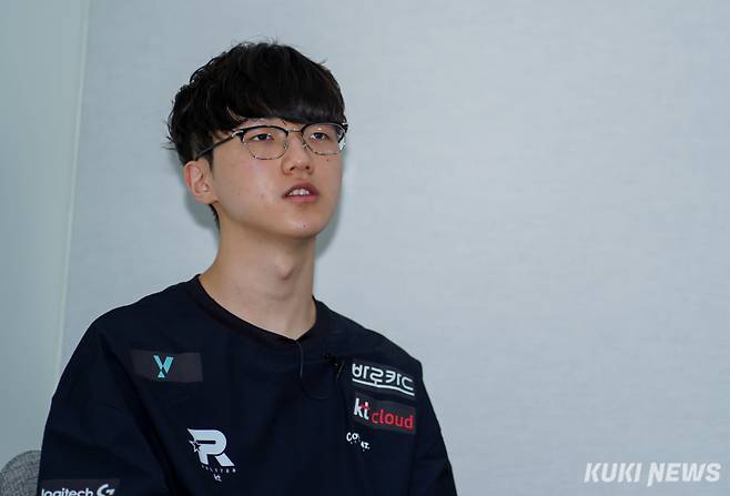 KT 롤스터 ‘퍼펙트’ 이승민이 28일 서울 영등포구 KT롤스터 사무실에서 쿠키뉴스와 인터뷰하고 있다. 사진=유희태 기자