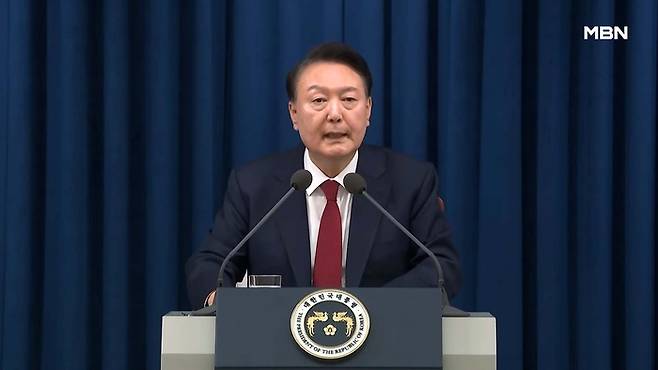 윤석열 대통령이 3일 서울 용산 대통령실에서 긴급 발표를 하고 있다. [사진 = MBN]