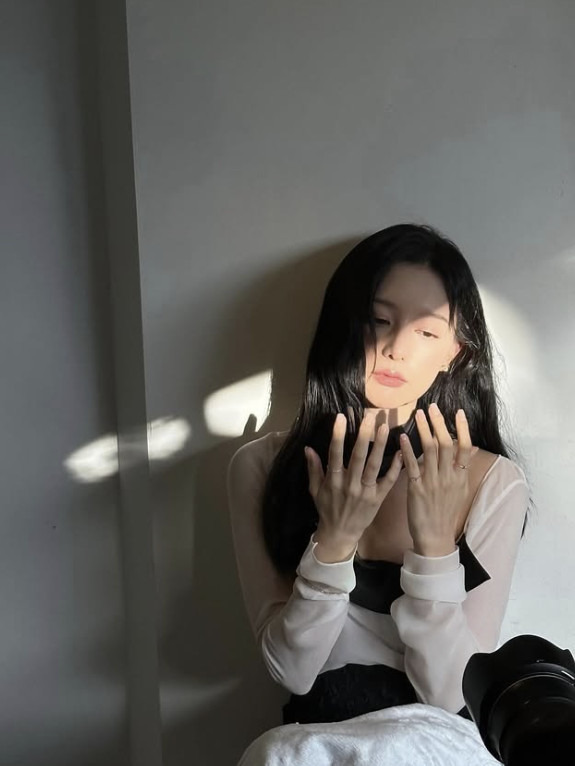 김지원 소셜 계정 캡처