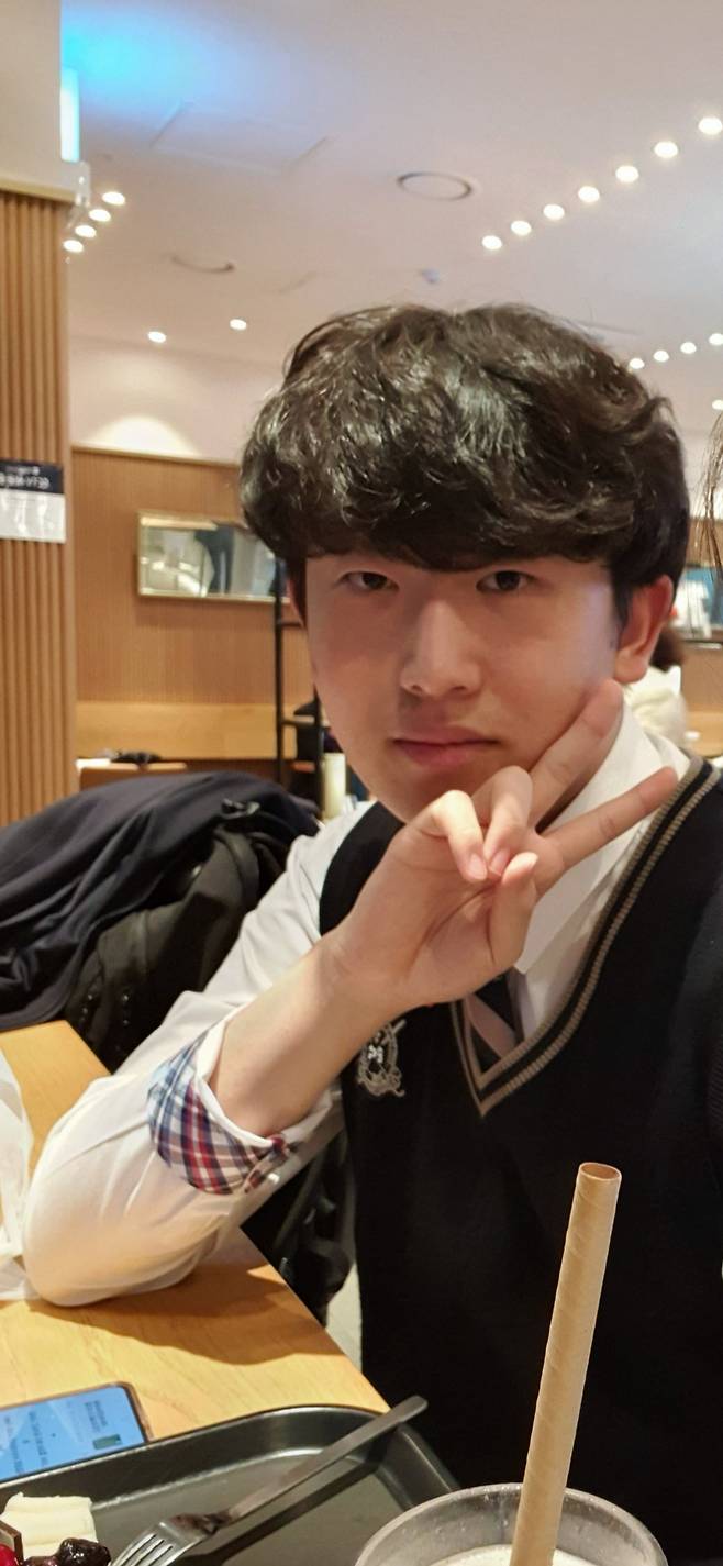 올해 수능에서 전 과목 만점을 받은 서울 선덕고 어재희(18)군./본인 제공