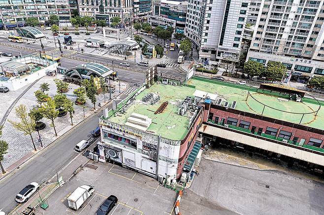 경기도 고양시의 화정버스터미널은 지난해 5월 경영난과 건물 붕괴 우려 등으로 폐업했다. 연합뉴스