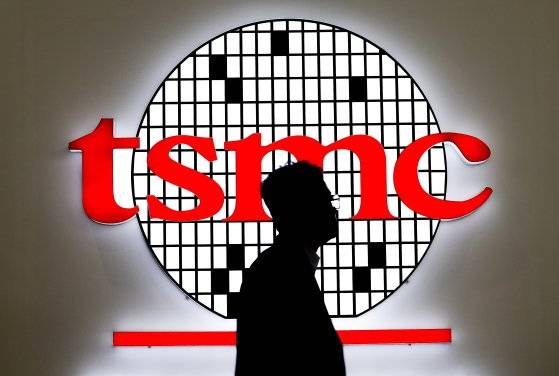 지난 10월 서울 강남구 코엑스에서 열린 '제 26회 반도체 대전 SEDEX 2024'에 TSMC 간판이 놓여 있다. 연합뉴스