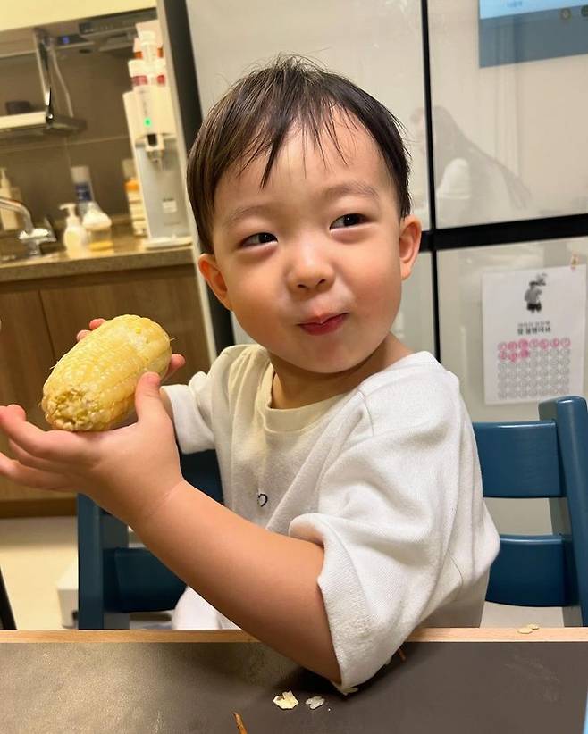 [서울=뉴시스] 유튜브 채널 '태요미네'를 운영하는 '태하 엄마'는 지난 3일 해당 채널의 커뮤니티를 통해 "태요미네에 관심 가져주시고, 사랑해 주셔서 진심으로 감사드린다. 오늘은 여러분께 꼭 부탁드릴 말씀이 있다"며 장문의 글을 게시했다. (사진= 인스타그램 캡처) *재판매 및 DB 금지