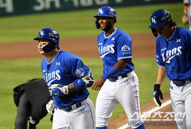 12일 대전 한화생명이글스파크에서 열린 한화 이글스와 삼성 라이온즈의 경기. 1회초 1사 1,3루 삼성 박병호가 스리런포를 날린 뒤 환호하고 있다. 대전=박재만 기자 pjm@sportschosun.com/2024.09.12/