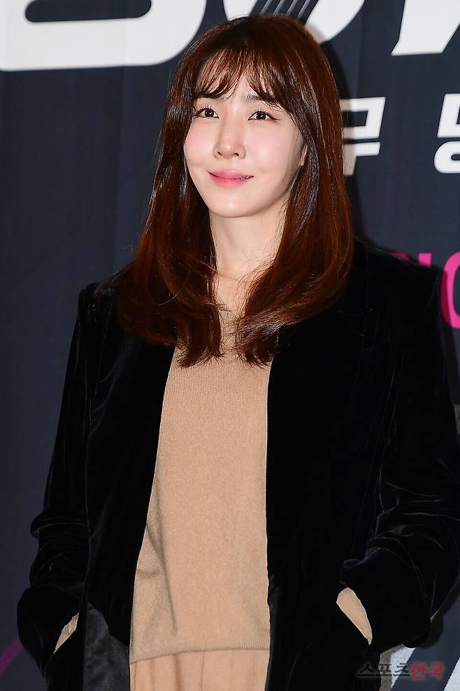 JTBC '싱어게인 시즌3-무명가수전' 제작발표회에 참석한 작사가 김이나. ⓒ이혜영 기자 lhy@hankooki.com