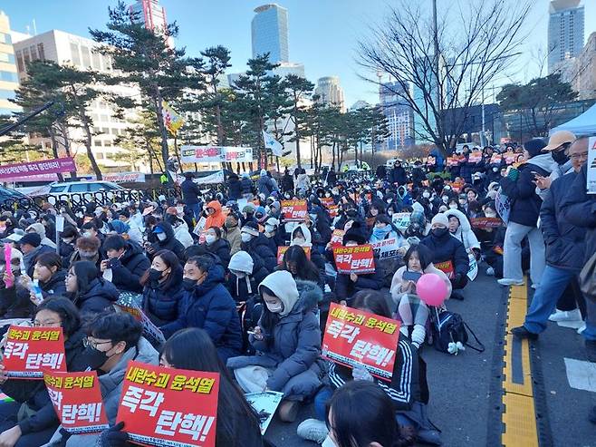 8일 서울 영등포구 국회의사당 주변에서 윤석열 대통령 탄핵 집회가 열렸다./사진=정경수 기자