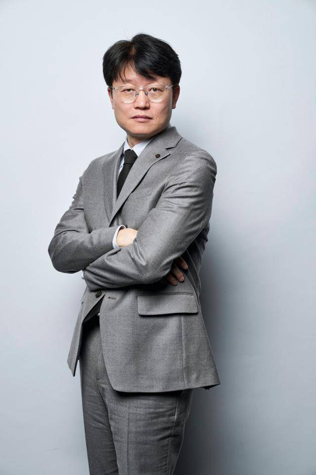 신연식 감독이 송강호와의 호흡을 떠올렸다. 키다리 스튜디오, 아티스트유나이티드 제공