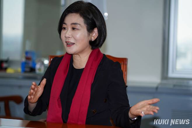 김희정 국민의힘 의원이 지난 2일 국회 본관에서 쿠키뉴스와 인터뷰를 진행하고 있다. 사진=유희태 기자