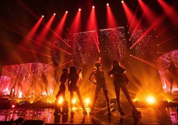 오는 25일 인천 영종도 인스파이어 아레나에서 ‘2024 SBS 가요대전’이 개최된다. ‘가요대전’ 3차 라인업에서는 ‘K팝 레전드 걸그룹’ 2NE1이 출격을 알려 화제를 모은다. 2NE1의 ‘가요대전’ 출연은 지난 2014년 이후 10년 만이다. / 사진 = YG엔터테인먼트