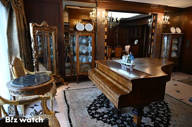 10일 그랜드 머큐어 임피리얼 팰리스 서울 강남이 새단장을 마치고 그랜드 오픈을 하고 있다. 사진은 로얄 스위트룸 모습./사진=이명근 기자 qwe123@